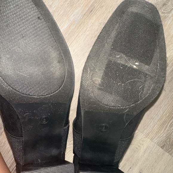 Ann Klein Solid Black Block Heel Closed Toe Suede Boots Zip Up Size 9 - Picture 13 of 16